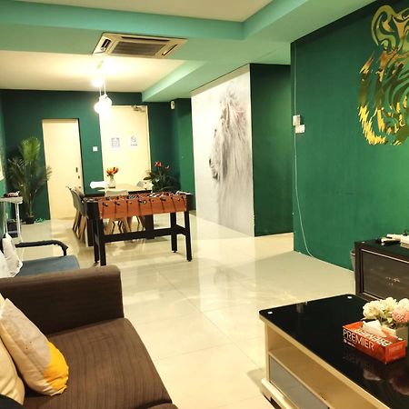 Cozy Forest Themed Homestay 4 Bedroom クアラルンプール エクステリア 写真