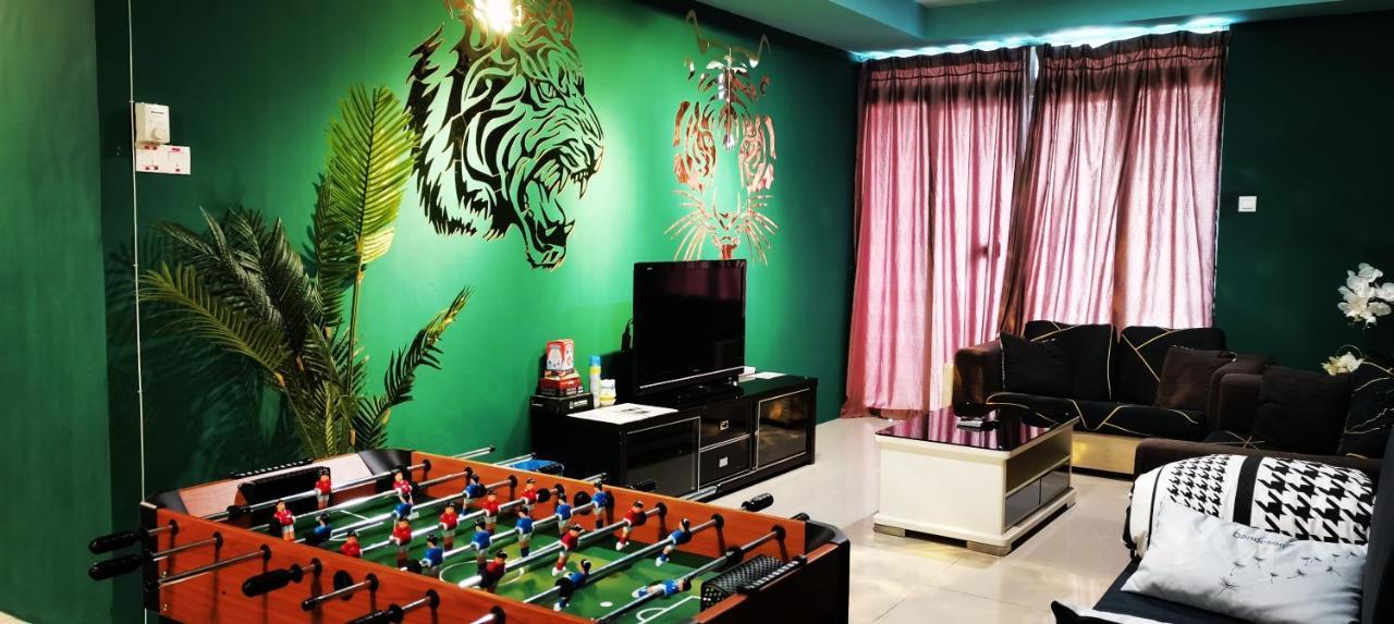 Cozy Forest Themed Homestay 4 Bedroom クアラルンプール エクステリア 写真