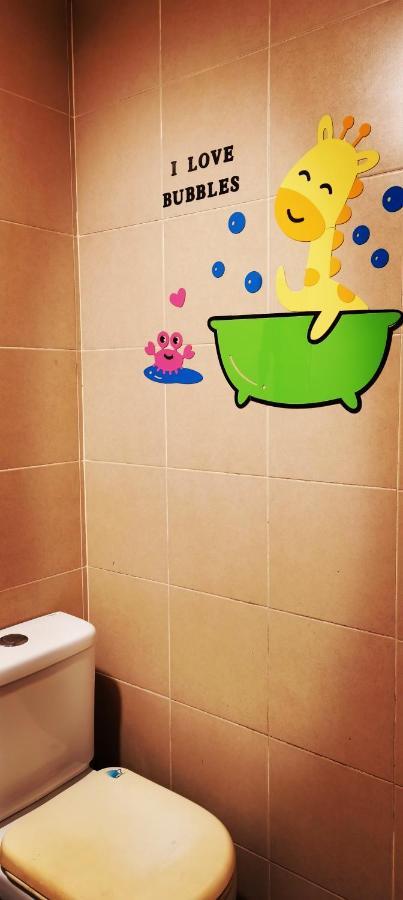 Cozy Forest Themed Homestay 4 Bedroom クアラルンプール エクステリア 写真